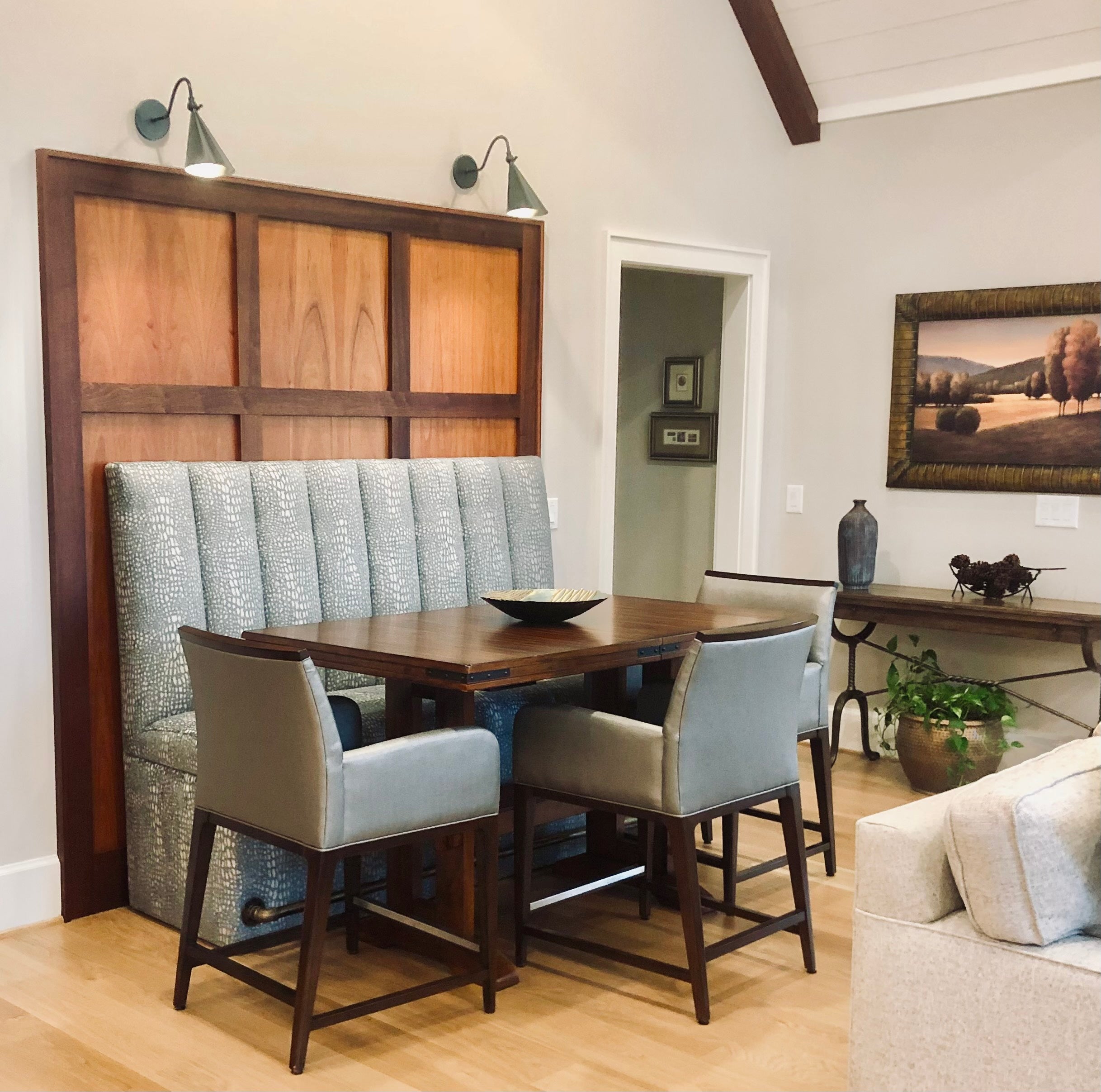 Photo showcasing a completed dining room design project by Lori Savio