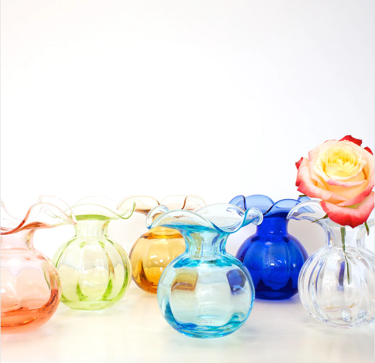 VIETRI Hibiscus Glass Green Bud Vase