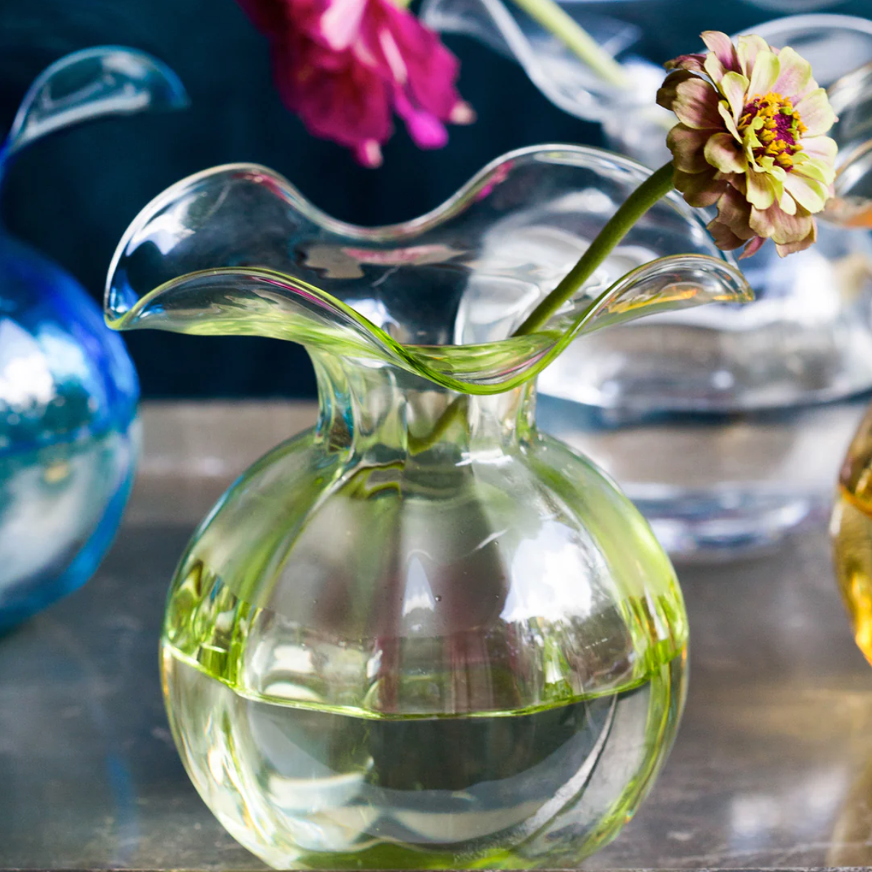 VIETRI Hibiscus Glass Green Bud Vase